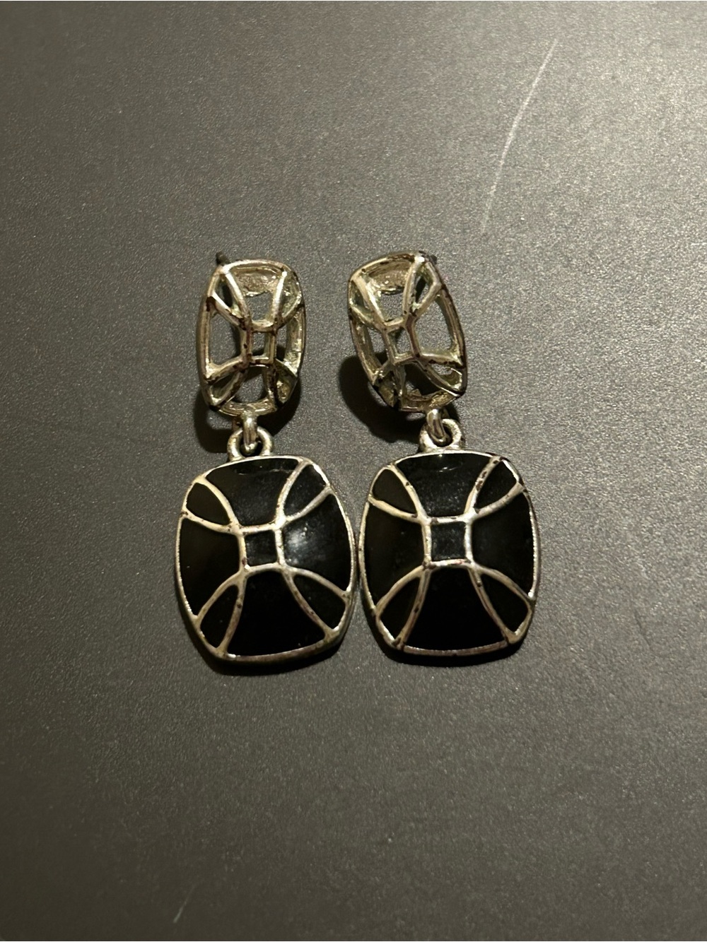 liz & co silver and black dangle earrings